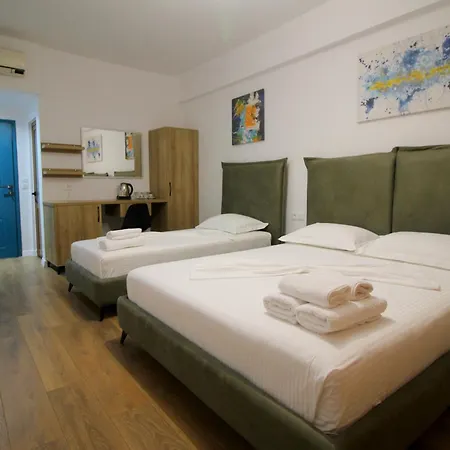 Ortus Hotel 2*