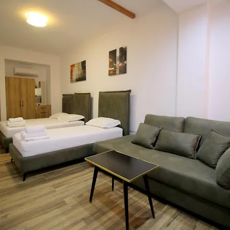 Ortus Hotel 2*